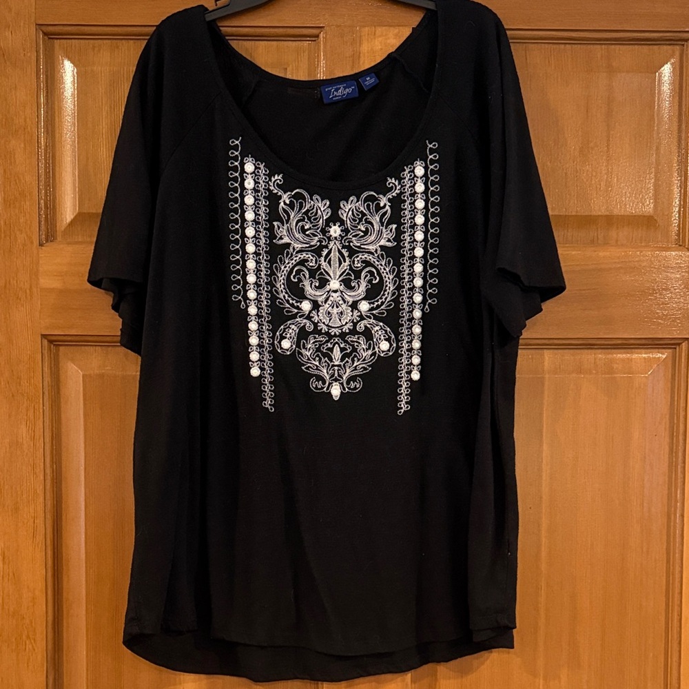 GUC! Women’s size 1X, Great Northwest Indigo Black & Silver Tunic Top!